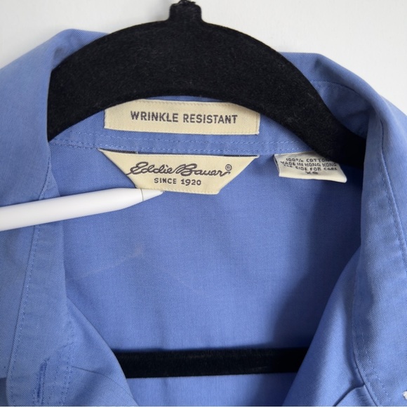 ⚪️ ☁️ Eddie Bauer Blue Fitted Button Down Shirt with Notched Collar - Picture 4 of 5